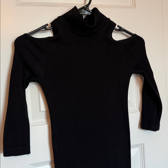 bebe Dresses & Skirts - Bebe cold shoulder bodycon dress Sz Small